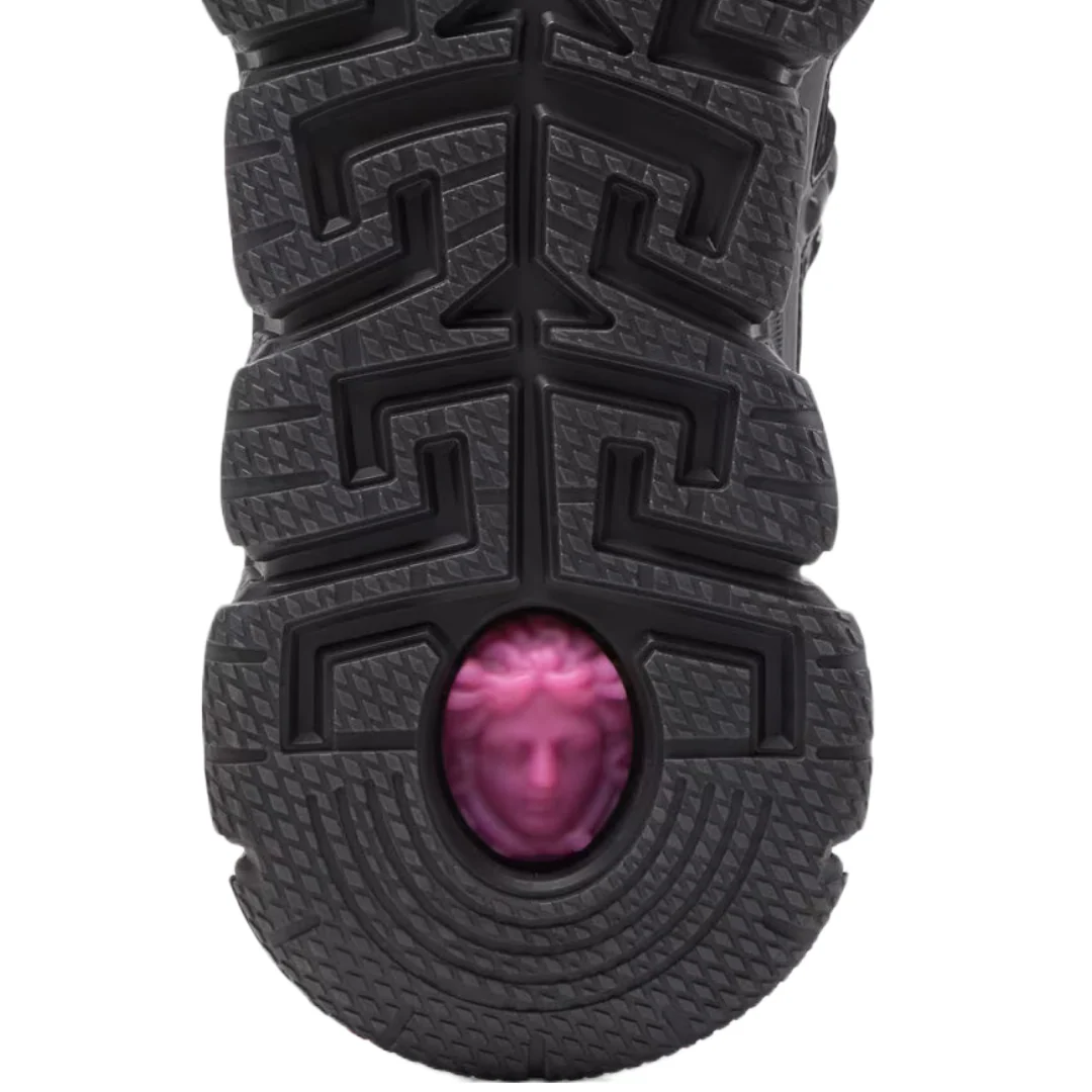VERSACE TRIGRECA SNEAKERS BLACK/GOLD - Image 2